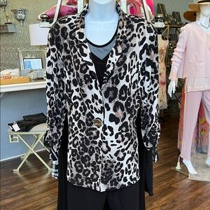 254218 Woman’s Black & White Leopard Print Blazer Jacket by Frank Lyman